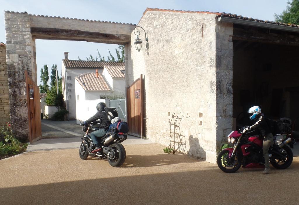 La Collegiale Hotel Clavette Exterior photo